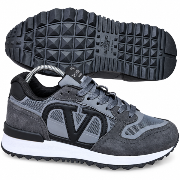 V- Runner Sneakers